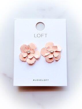 LOFT Pink Floral Flower Stud Earrings Blush Crystal Rhinestone NWT